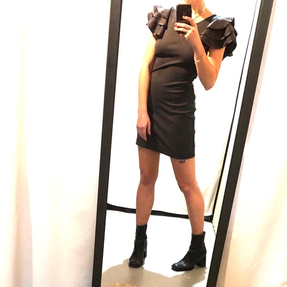 ✖️Cute Ruffle Sleeve Dress ✖️ - Picture 5 of 7